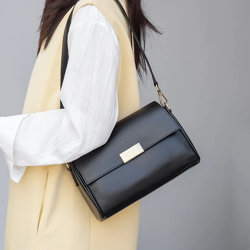 Cow Leather Women's Shoulder B - огляд і ціна Luxury Bags In China Wholesale
