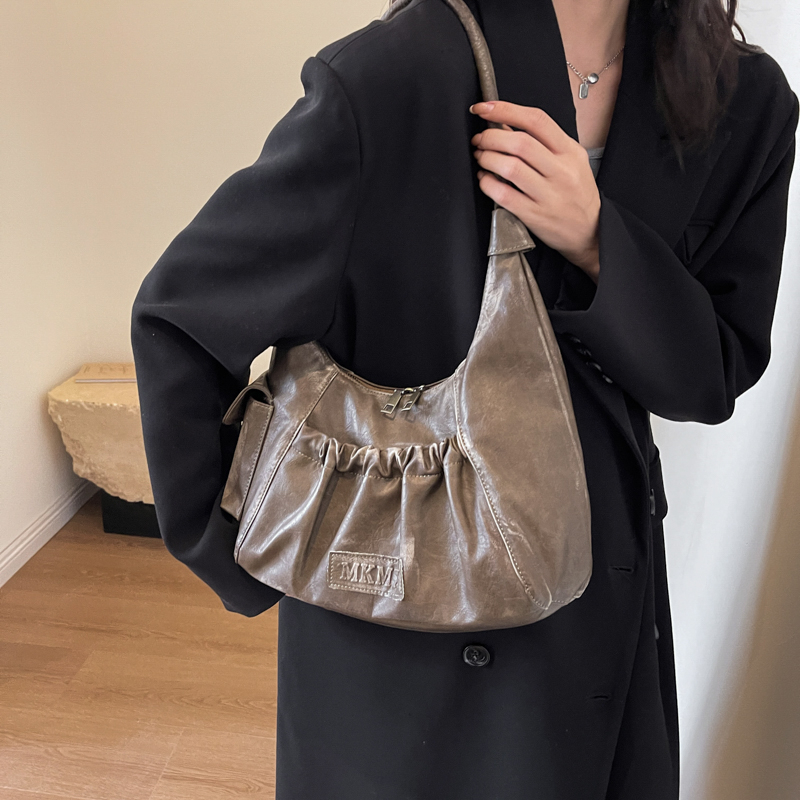 Distressed Vintage Shoulder Ba - огляд і ціна Luxury Bags Consignment