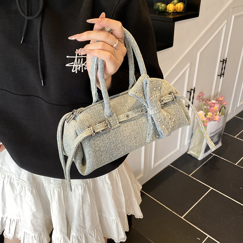 Sweetie Bowknot Small Bowling  - огляд і ціна Luxury Bags Consignment