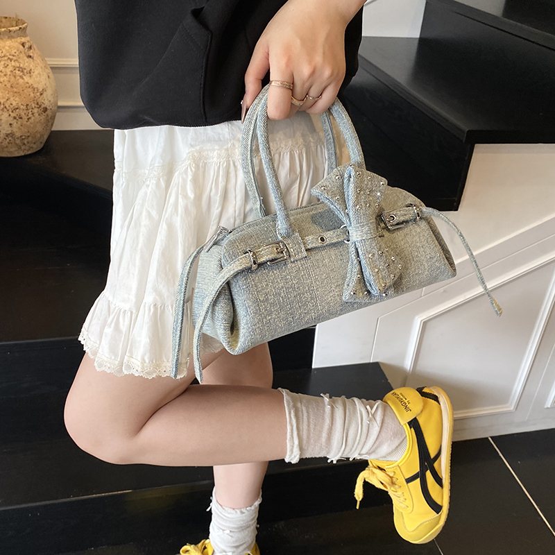 Sweetie Bowknot Small Bowling  - огляд і ціна Luxury Bags Consignment