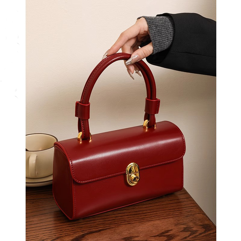 Luxury Bridal Red Wedding Bag  - огляд і ціна Luxury Bags Korea