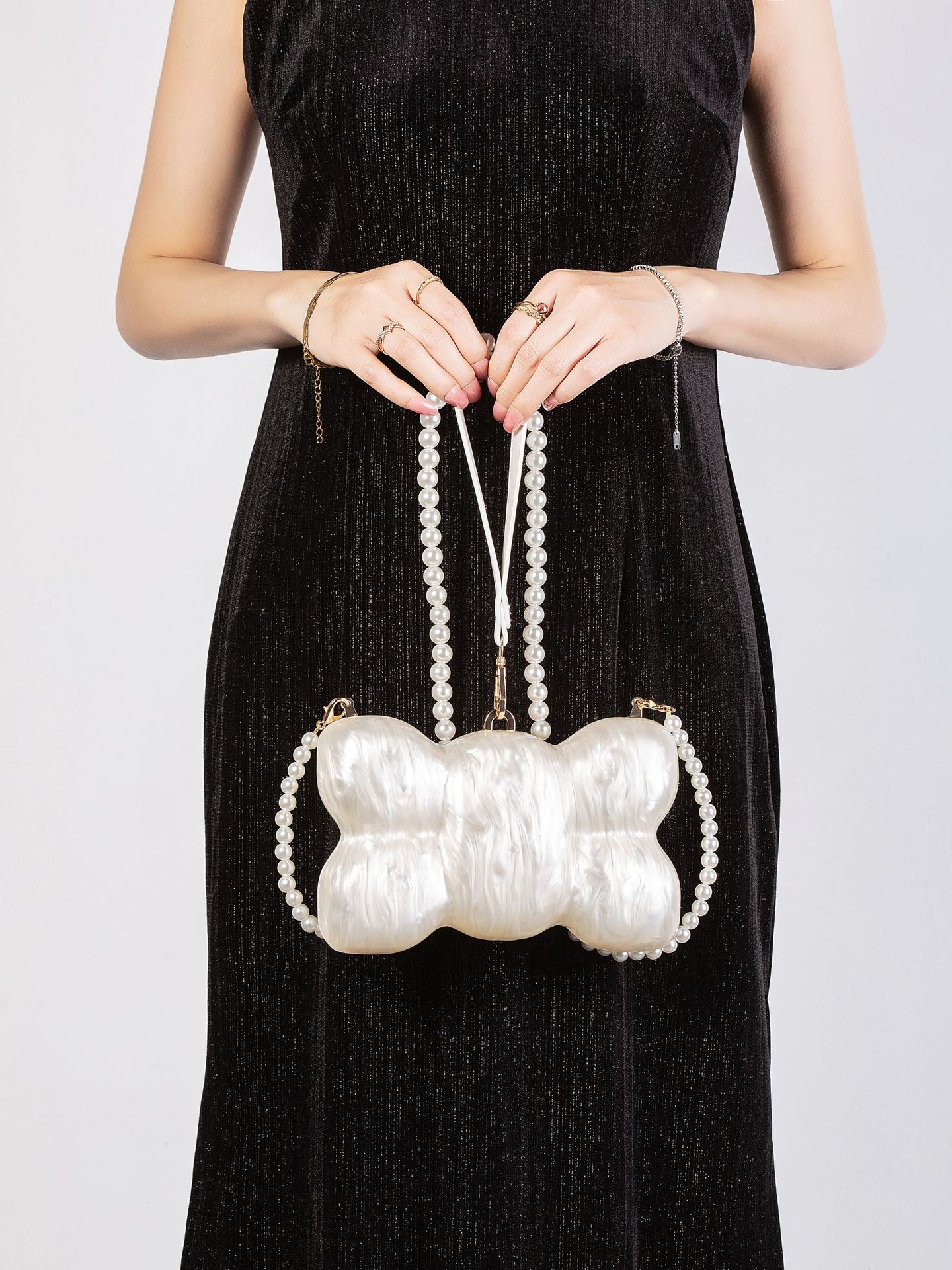 Luxury White Heart Cake Clutch - огляд і ціна Luxury Bags White